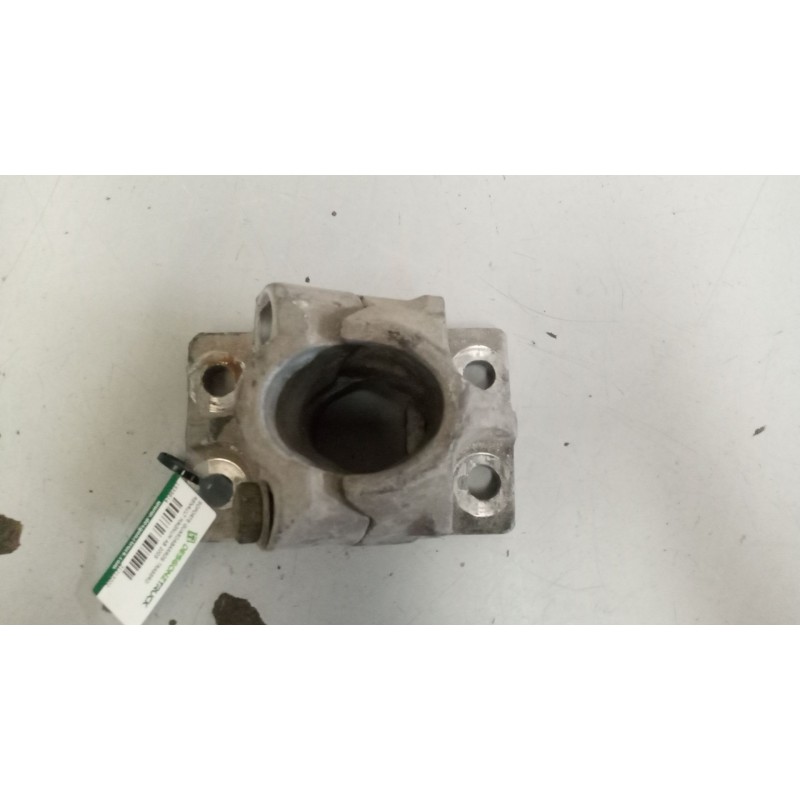 Recambio de soporte guardabarros trasero para renault magnum ab 2005 12.8 diesel referencia OEM IAM 21213202  21213203