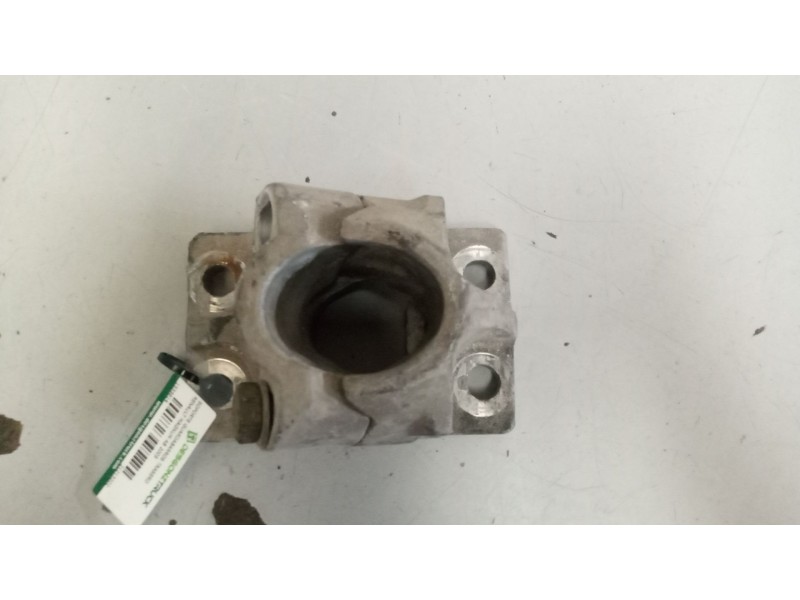 Recambio de soporte guardabarros trasero para renault magnum ab 2005 12.8 diesel referencia OEM IAM 21213202  21213203