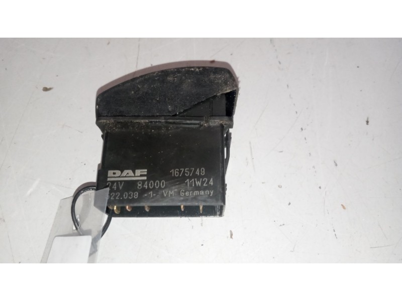 Recambio de interruptor para daf serie xf105.xxx 12.9 diesel referencia OEM IAM 1675749  