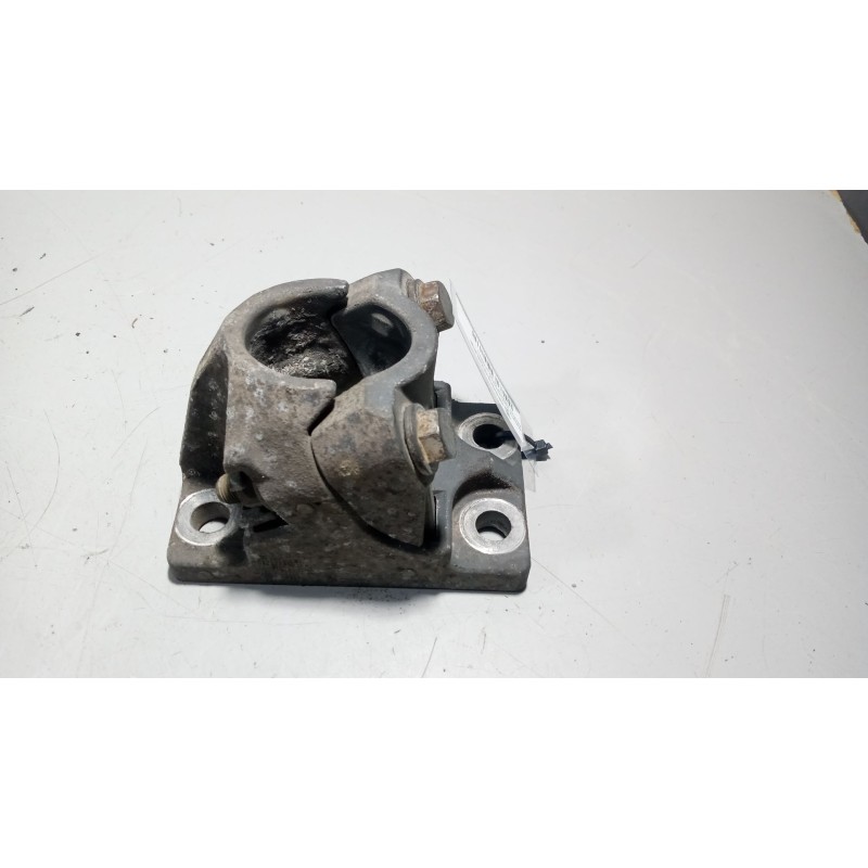 Recambio de soporte guardabarros trasero para renault magnum ab 2005 12.8 diesel referencia OEM IAM 21213202  21213203