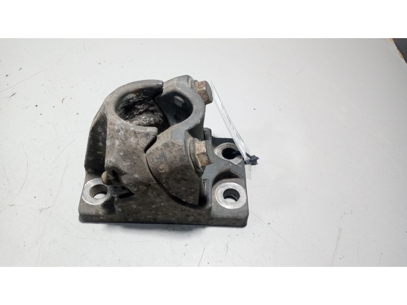 Recambio de soporte guardabarros trasero para renault magnum ab 2005 12.8 diesel referencia OEM IAM 21213202  21213203
