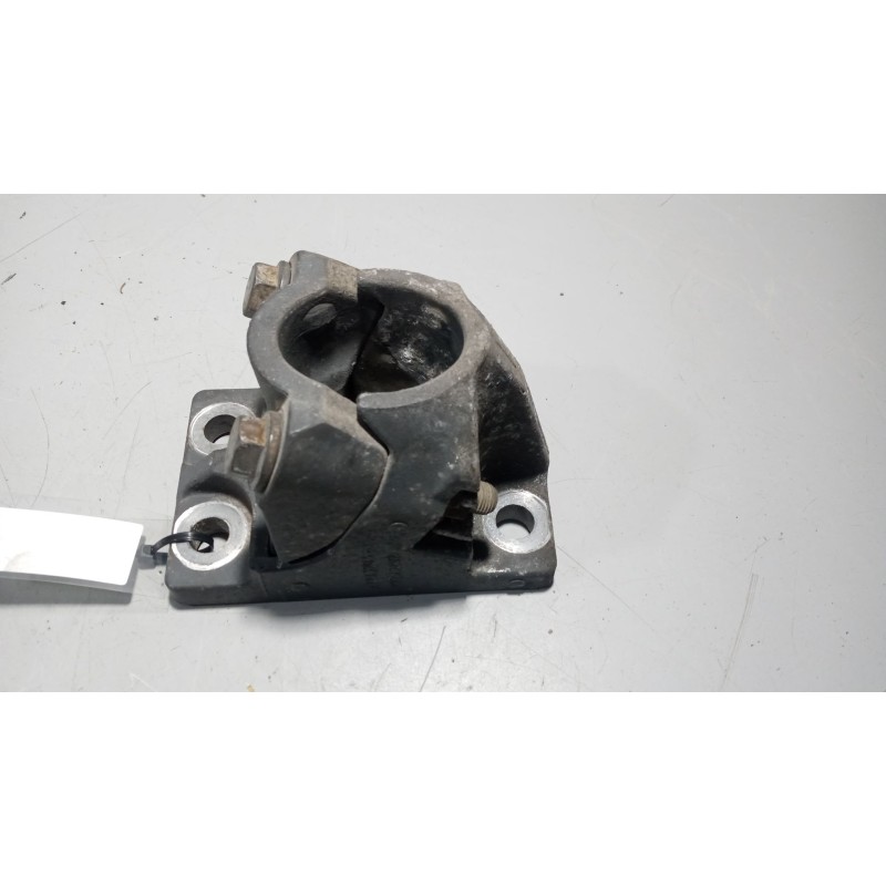 Recambio de soporte guardabarros trasero para renault magnum ab 2005 12.8 diesel referencia OEM IAM 21213202  21213203