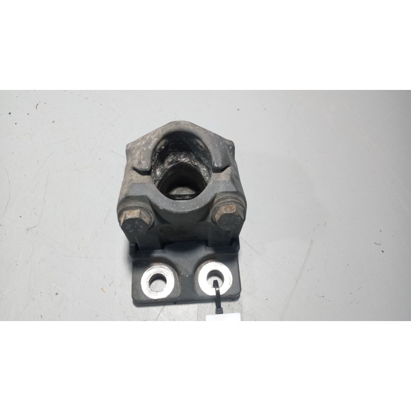 Recambio de soporte guardabarros trasero para renault magnum ab 2005 12.8 diesel referencia OEM IAM 21213202  21213203