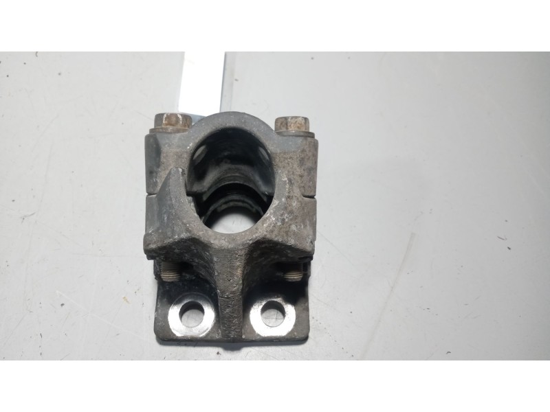 Recambio de soporte guardabarros trasero para renault magnum ab 2005 12.8 diesel referencia OEM IAM 21213202  21213203