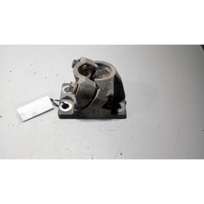 Recambio de soporte guardabarros trasero para renault magnum ab 2005 12.8 diesel referencia OEM IAM 21213202  21213203