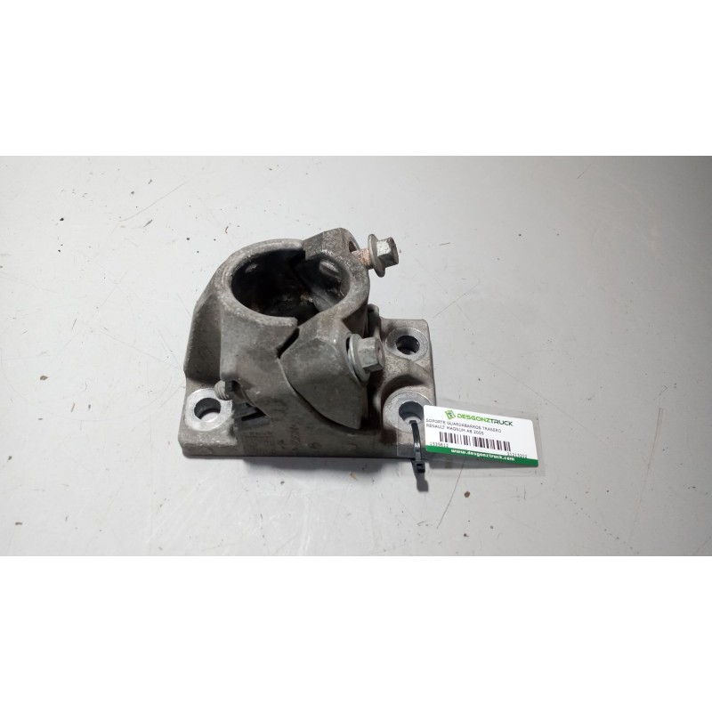 Recambio de soporte guardabarros trasero para renault magnum ab 2005 12.8 diesel referencia OEM IAM 21213202  21213203