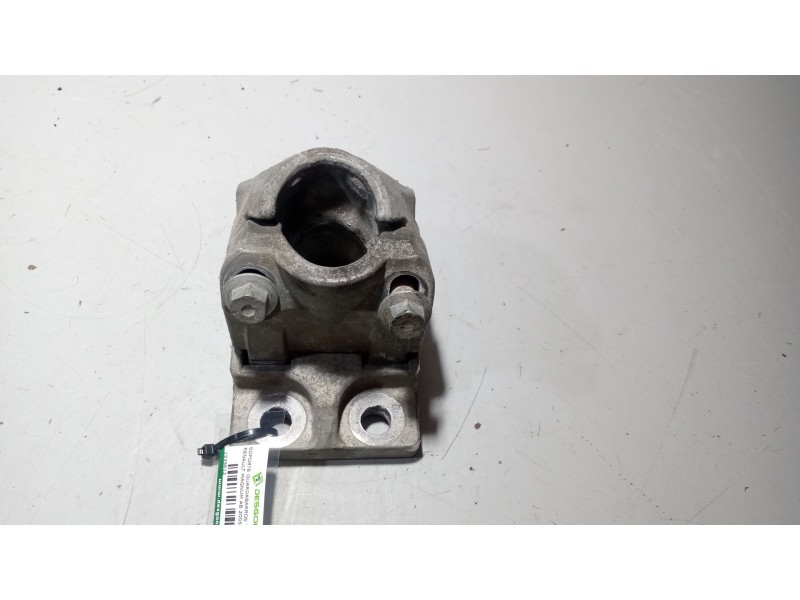 Recambio de soporte guardabarros trasero para renault magnum ab 2005 12.8 diesel referencia OEM IAM 21213202  21213203