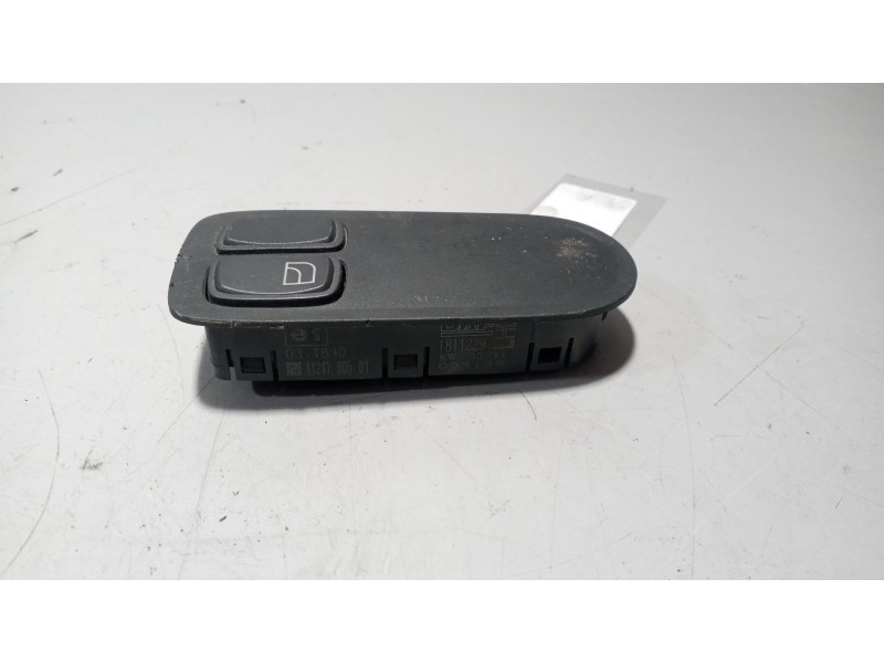 Recambio de mando elevalunas delantero derecho para daf serie xf105.xxx 12.9 diesel referencia OEM IAM 1811229  