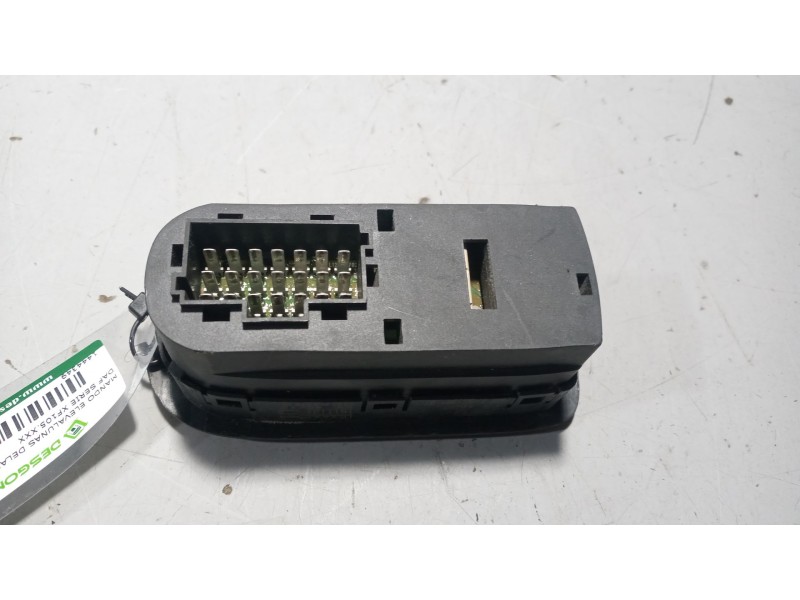 Recambio de mando elevalunas delantero izquierdo para daf serie xf105.xxx 12.9 diesel referencia OEM IAM 1811131  