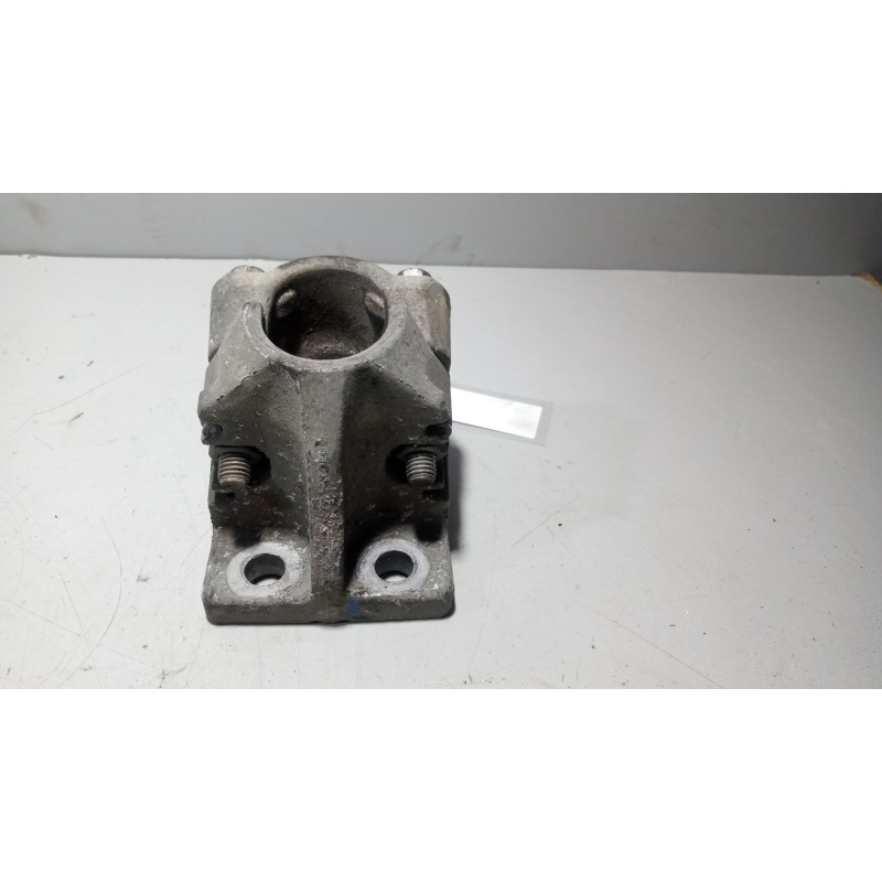 Recambio de soporte guardabarros trasero para renault magnum ab 2005 12.8 diesel referencia OEM IAM 21213202  21213203