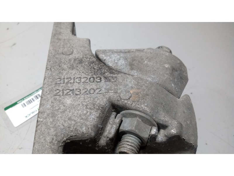 Recambio de soporte guardabarros trasero para renault magnum ab 2005 12.8 diesel referencia OEM IAM 21213202  21213203