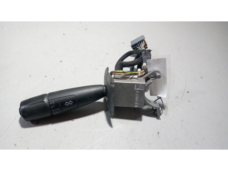 Recambio de mando intermitentes para daf serie xf105.xxx 12.9 diesel referencia OEM IAM 1892960  