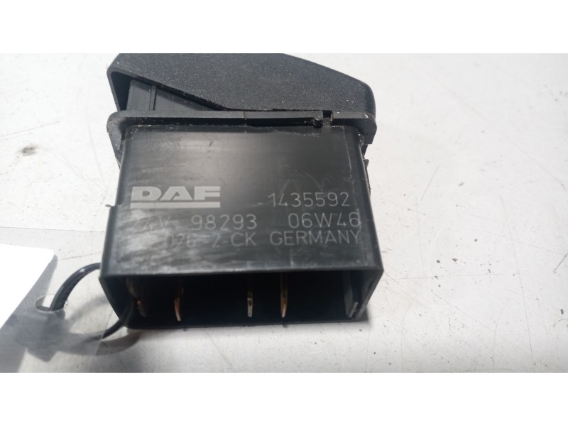Recambio de interruptor para daf serie xf105.xxx 12.9 diesel referencia OEM IAM 1435592  