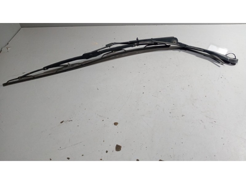 Recambio de brazo limpia delantero para iveco eurocargo 5.9 diesel referencia OEM IAM 4845734  