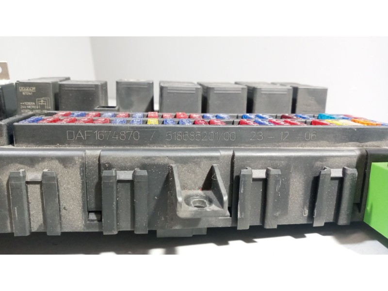 Recambio de caja reles / fusibles para daf serie xf105.xxx 12.9 diesel referencia OEM IAM 1780667  