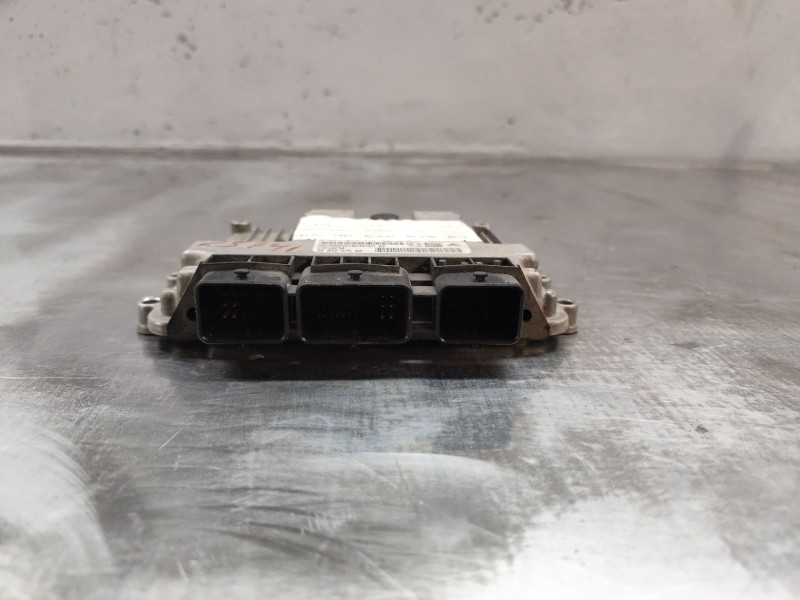 Recambio de centralita motor uce para peugeot 308 confort referencia OEM IAM 9664257580  