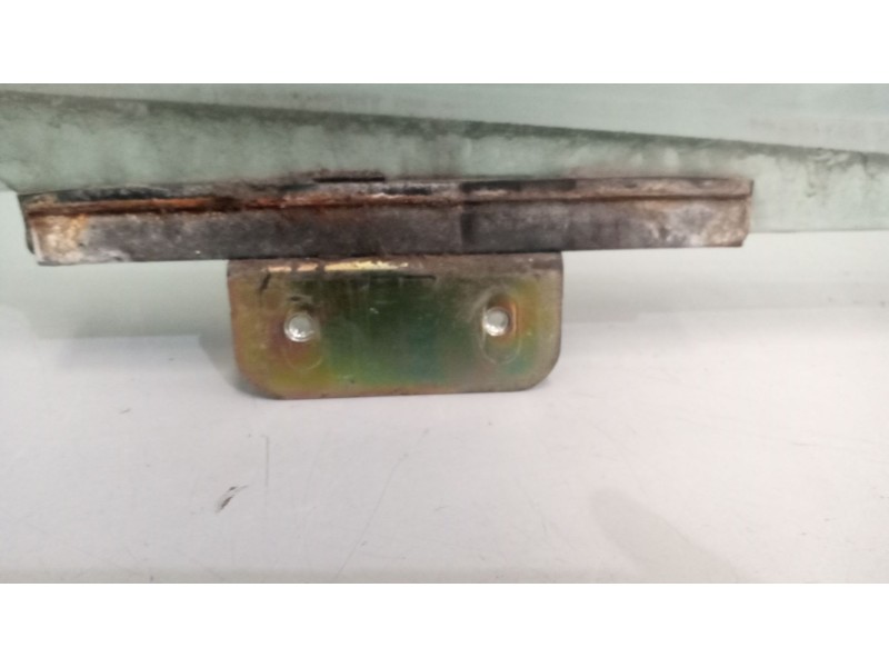 Recambio de luna delantera izquierda para daf serie xf105.xxx 12.9 diesel referencia OEM IAM 1284623  