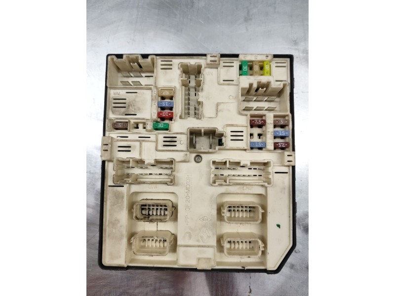 Recambio de caja reles / fusibles para ford focus berlina (cak) ambiente referencia OEM IAM 284B6664  