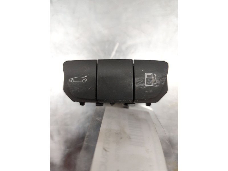 Recambio de boton apertura maleteroporton para peugeot 508 allure hybrid4 referencia OEM IAM 96770584ZD  