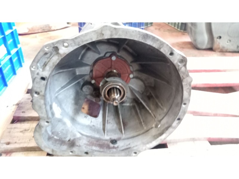 Recambio de caja cambios para nissan trucks atleon 120 referencia OEM IAM 321319x502 re221801 321019x501