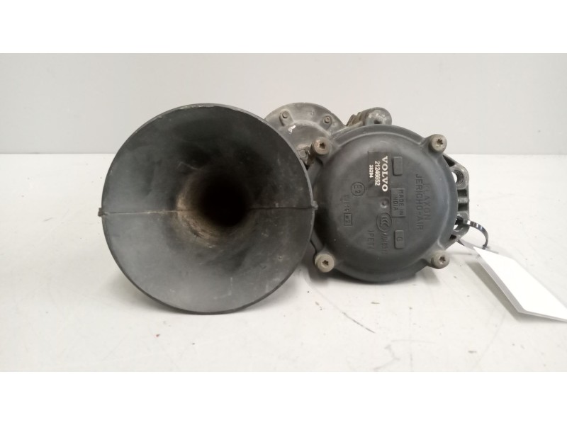 Recambio de claxon para volvo fh xxx 12.8 diesel referencia OEM IAM 21246652  
