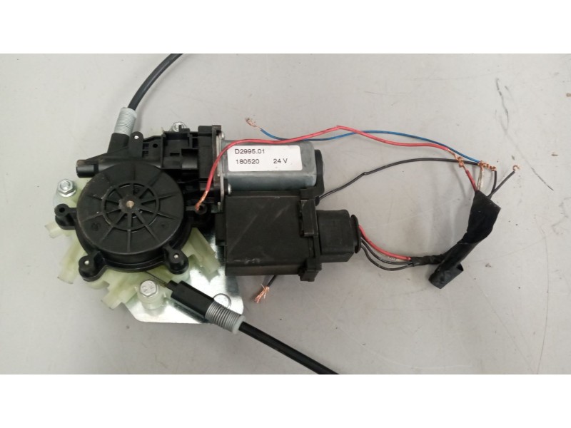 Recambio de elevalunas delantero izquierdo para daf serie xf105.xxx 12.9 diesel referencia OEM IAM 1779721  