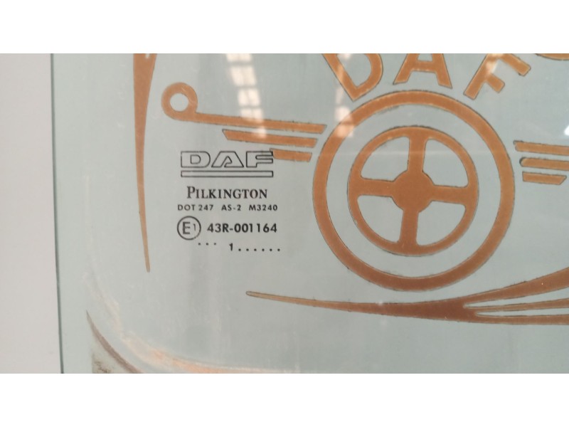 Recambio de luna delantera derecha para daf serie xf105.xxx 12.9 diesel referencia OEM IAM 1284624  