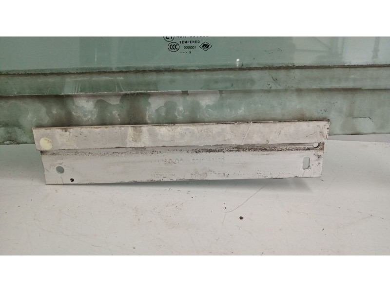 Recambio de luna delantera derecha para volvo fl xxx 7.2 diesel referencia OEM IAM 20503179  