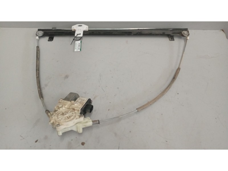 Recambio de elevalunas delantero izquierdo para daf serie xf105.xxx 12.9 diesel referencia OEM IAM 2130642  