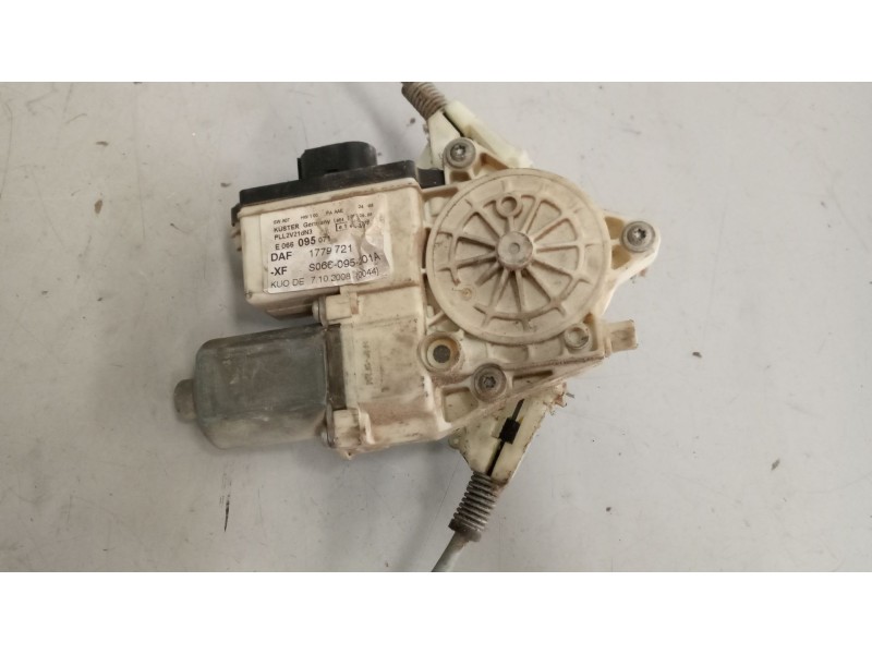 Recambio de elevalunas delantero izquierdo para daf serie xf105.xxx 12.9 diesel referencia OEM IAM 2130642  