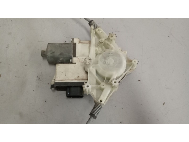 Recambio de elevalunas delantero izquierdo para daf serie xf105.xxx 12.9 diesel referencia OEM IAM 2130642  