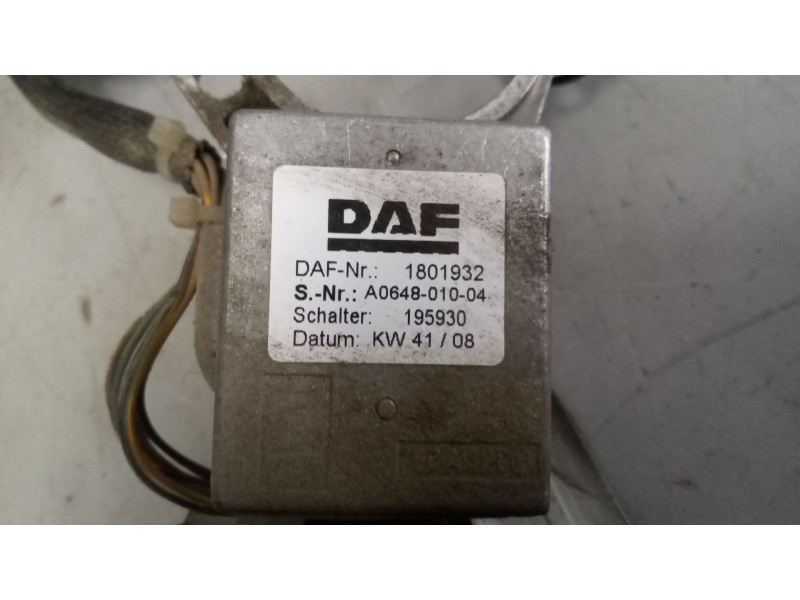 Recambio de mando intermitentes para daf serie xf105.xxx 12.9 diesel referencia OEM IAM 1801932  