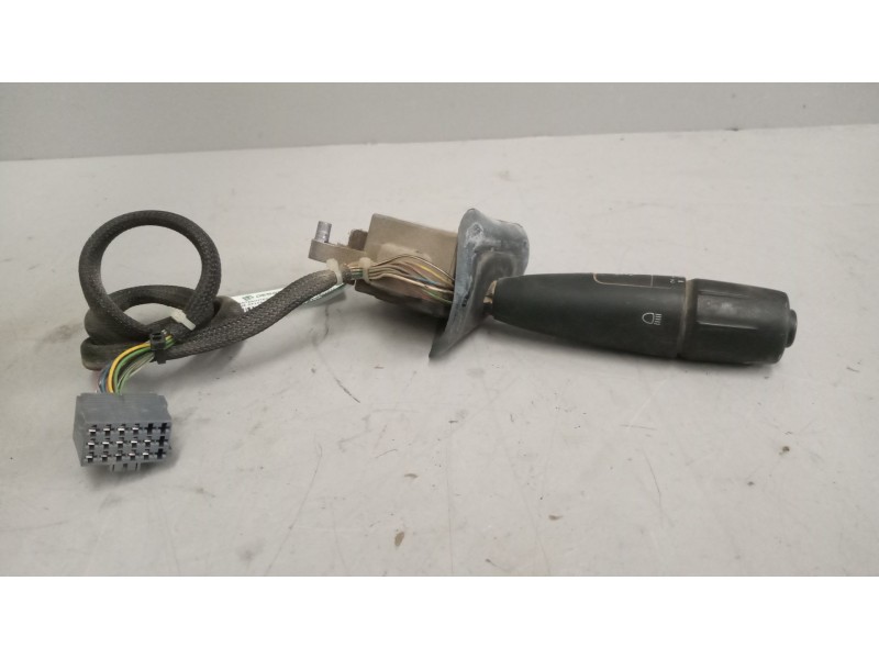 Recambio de mando intermitentes para daf serie xf105.xxx 12.9 diesel referencia OEM IAM 1801932  