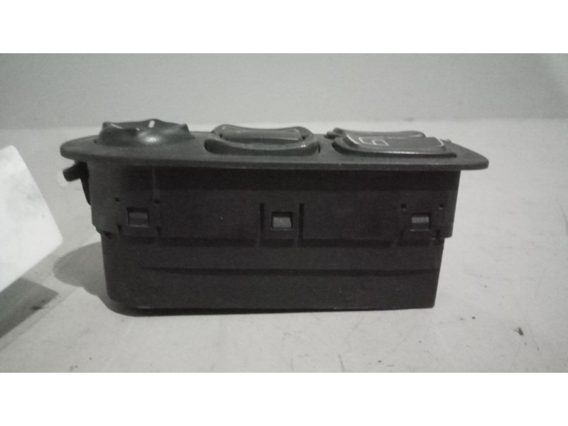 Recambio de mando elevalunas delantero izquierdo para daf serie xf105.xxx 12.9 diesel referencia OEM IAM 1811135  