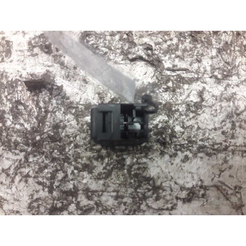 Recambio de mando elevalunas delantero derecho para volkswagen golf iv berlina (1j1) básico referencia OEM IAM 3B0959855B 4 PINS