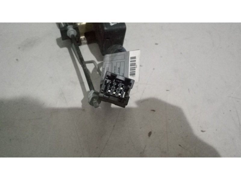 Recambio de cerradura puerta delantera derecha para volvo fl xxx 7.2 diesel referencia OEM IAM 20864258  