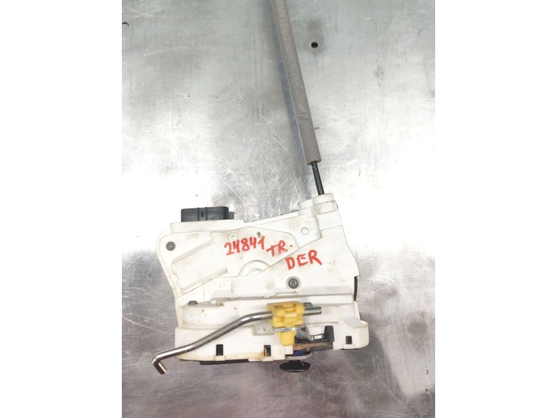 Recambio de cerradura puerta trasera izquierda para mg mg zs suv (azs1) 1.5 vti referencia OEM IAM 10845782  