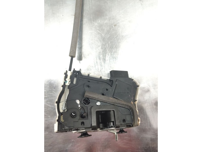 Recambio de cerradura puerta trasera izquierda para mg mg zs suv (azs1) 1.5 vti referencia OEM IAM 10845782  