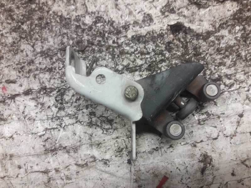 Recambio de bisagra puerta corredera para renault kangoo (f/kc0) referencia OEM IAM 30822270  