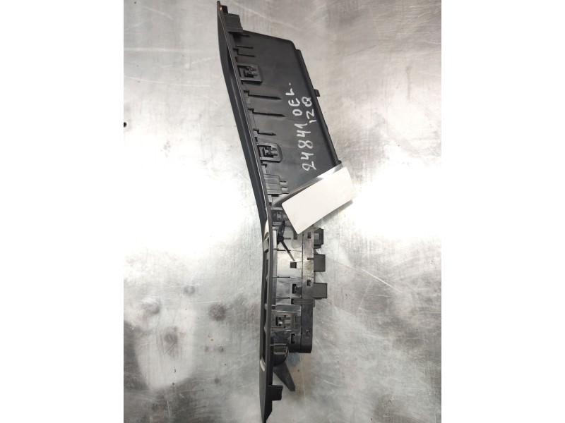 Recambio de mando elevalunas delantero izquierdo para mg mg zs suv (azs1) 1.5 vti referencia OEM IAM 100003589  