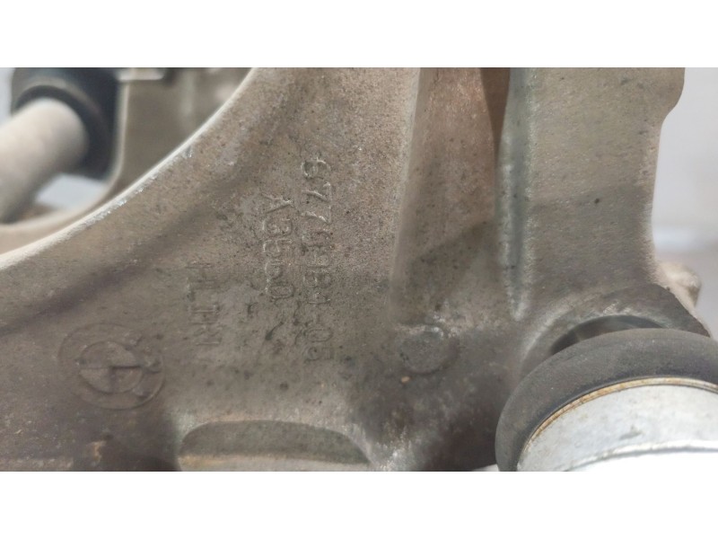 Recambio de mangueta trasera derecha para bmw x5 (e70) xdrive 30 d referencia OEM IAM 677098405  