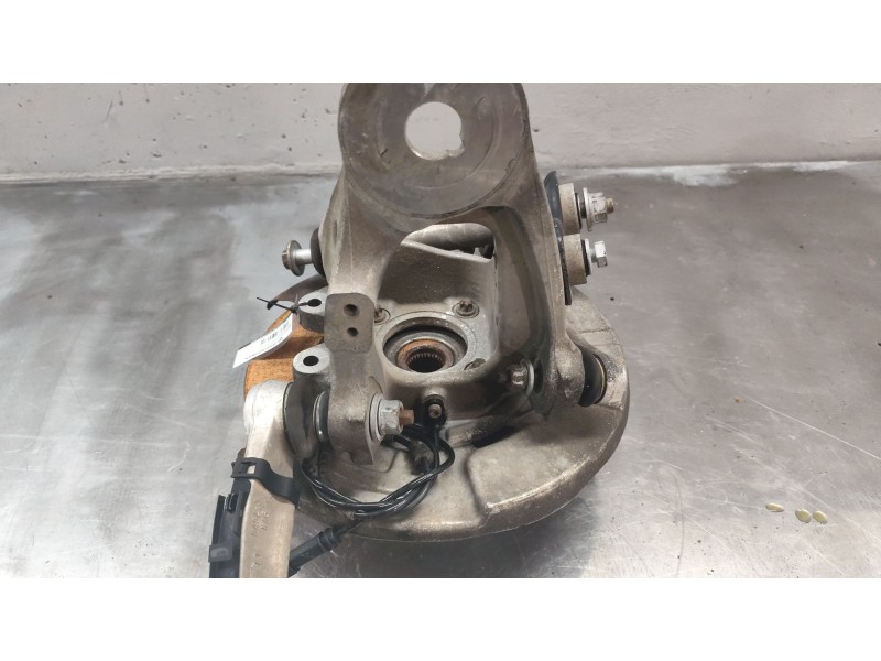 Recambio de mangueta trasera derecha para bmw x5 (e70) xdrive 30 d referencia OEM IAM 677098405  