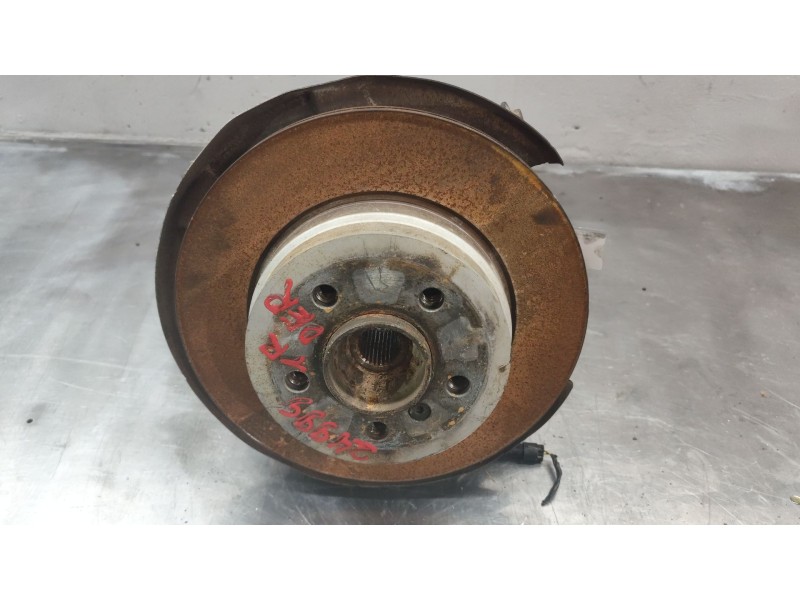 Recambio de mangueta trasera derecha para bmw x5 (e70) xdrive 30 d referencia OEM IAM 677098405  