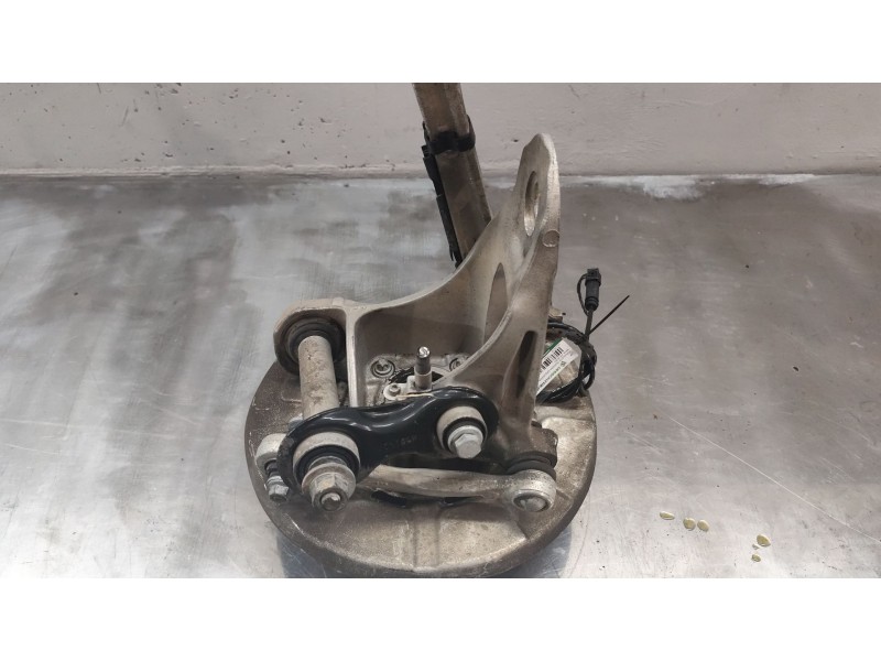 Recambio de mangueta trasera izquierda para bmw x5 (e70) xdrive 30 d referencia OEM IAM 677098305  