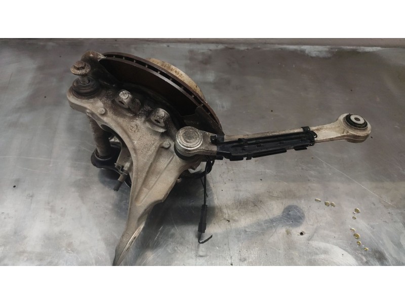 Recambio de mangueta trasera izquierda para bmw x5 (e70) xdrive 30 d referencia OEM IAM 677098305  