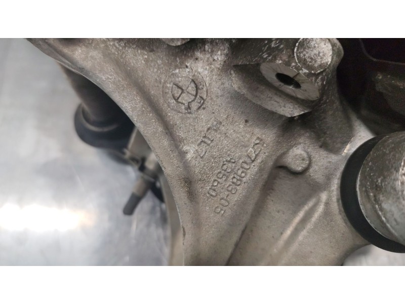 Recambio de mangueta trasera izquierda para bmw x5 (e70) xdrive 30 d referencia OEM IAM 677098305  