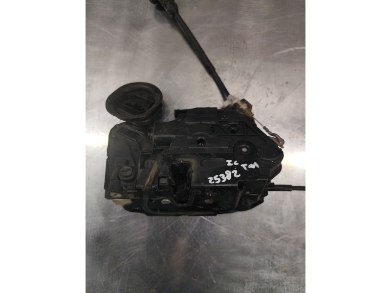 Recambio de cerradura puerta trasera izquierda para volkswagen golf vi (5k1) 2.0 tdi referencia OEM IAM 45b5k4839015b  