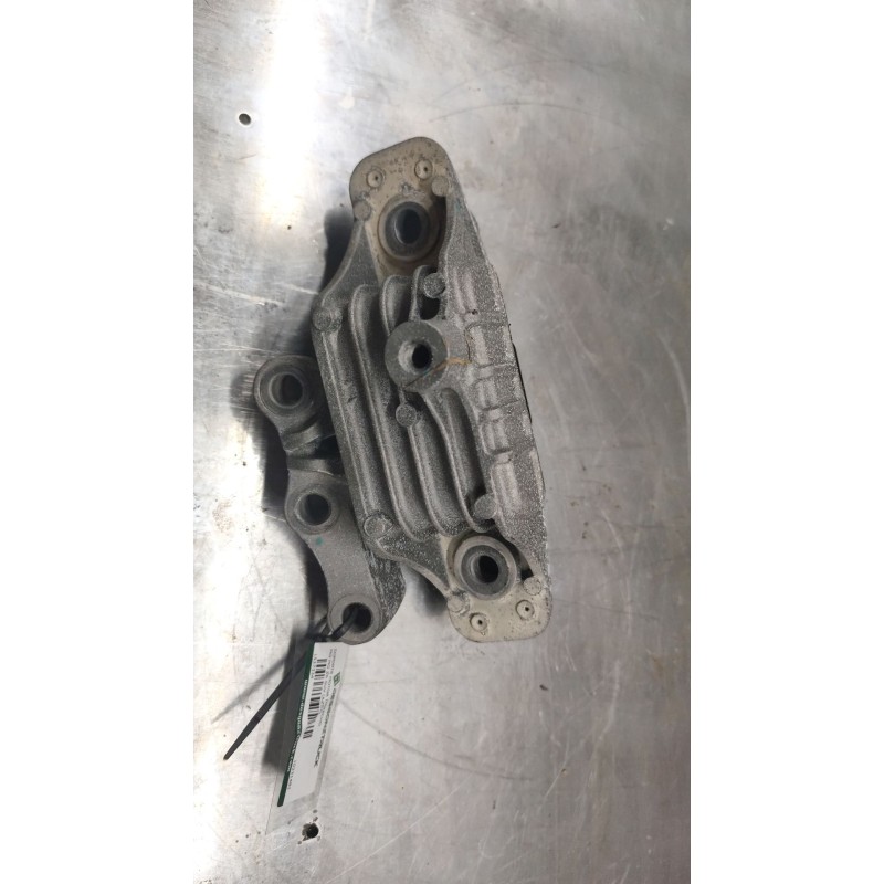 Recambio de soporte motor derecho para mg mg zs suv (azs1) 1.5 vti referencia OEM IAM 10231482  