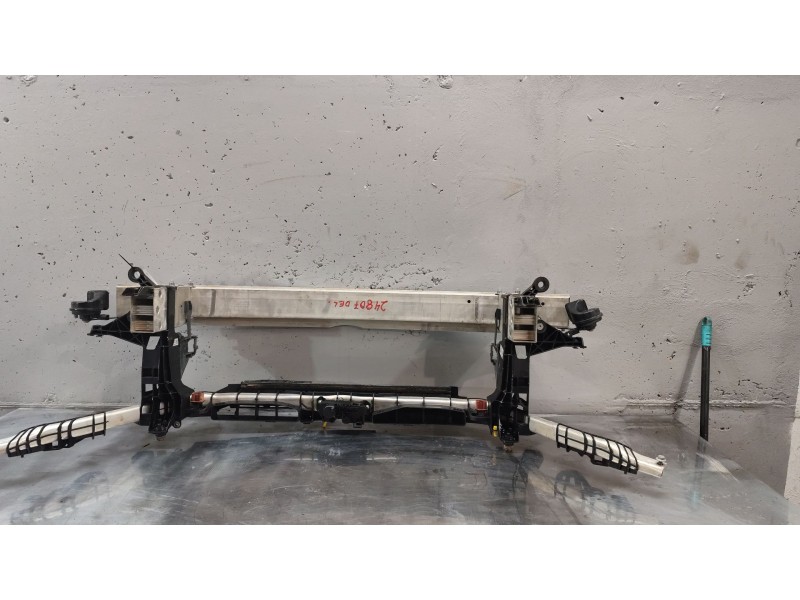 Recambio de refuerzo paragolpes delantero para infiniti q30 1.5 d referencia OEM IAM   