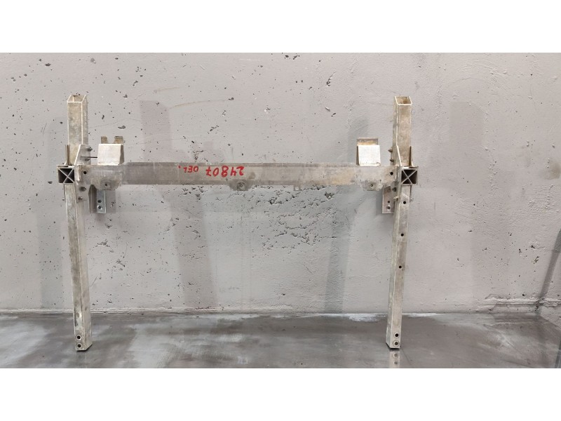 Recambio de travesaño inferior para infiniti q30 1.5 d referencia OEM IAM A2466200019  